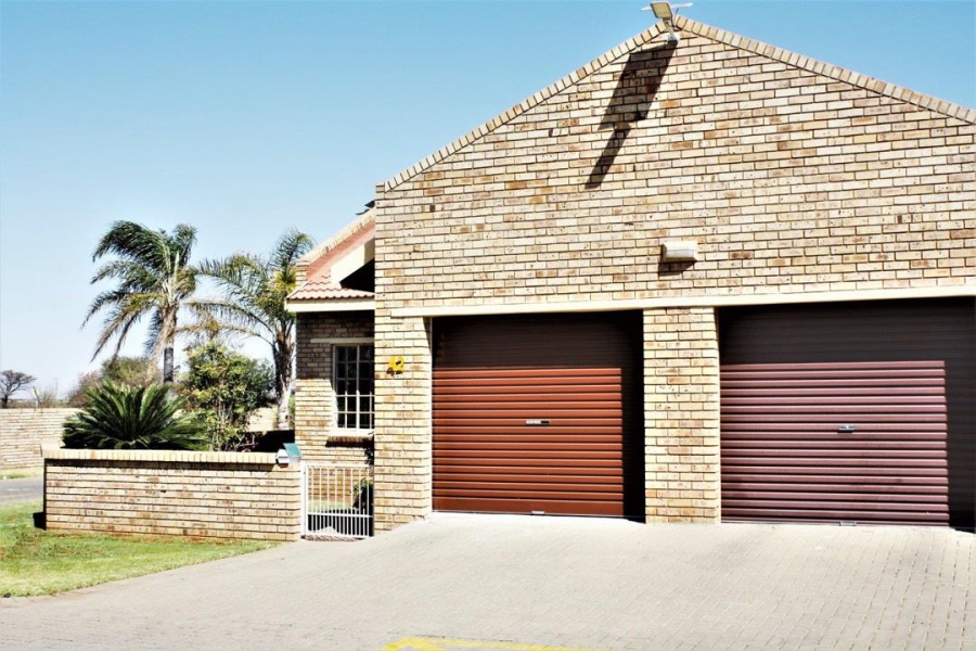 2 Bedroom Property for Sale in Minerva Gardens Northern Cape